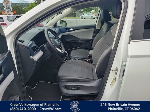 Certified 2023 Volkswagen Taos SE w/ Panoramic Sunroof Package AWD/4WD image 13