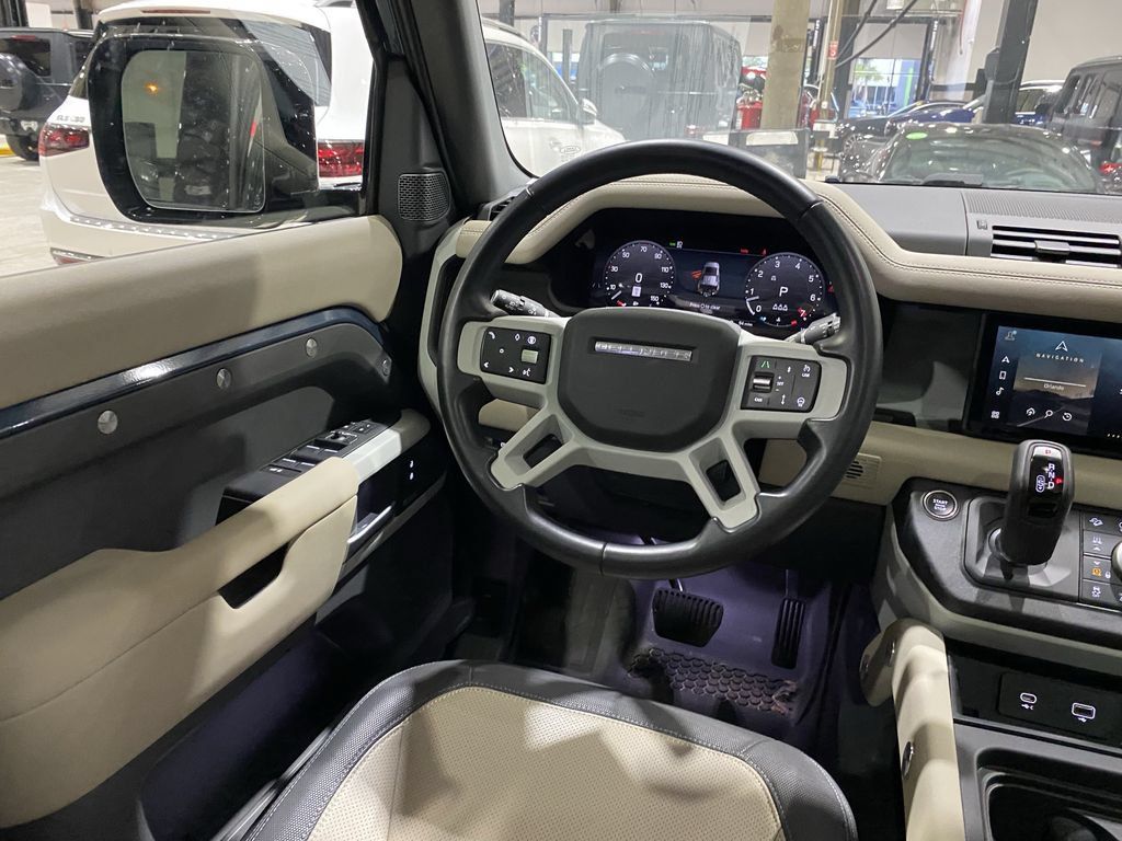 Used 2024 Land Rover Defender 110 X-Dynamic SE AWD/4WD image 3