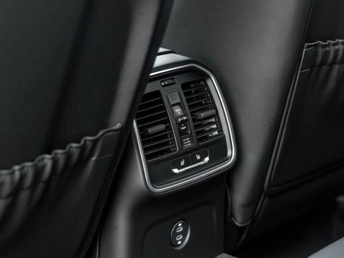 New 2026 Porsche Macan image 83