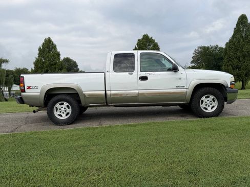 Used 2002 Chevrolet Silverado 1500 LS w/ Off-Road Pkg AWD/4WD image 9