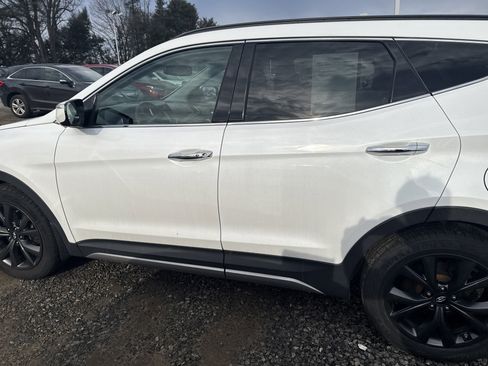 Used 2018 Hyundai Santa Fe Sport image 3