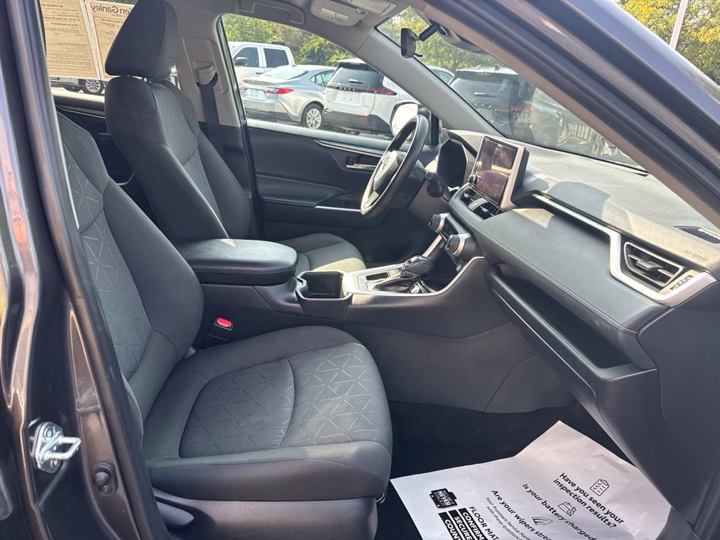 Certified 2024 Toyota RAV4 XLE FWD image 33