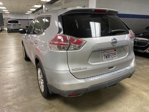 Used 2016 Nissan Rogue S w/ S Family Package FWD image 4