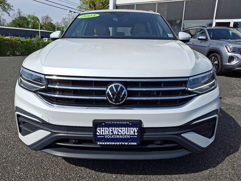Used 2023 Volkswagen Tiguan SE w/ Panoramic Sunroof Package AWD/4WD image 2