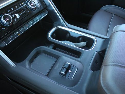 Used 2024 GMC Sierra 2500 Denali w/ Denali Reserve Package image 43