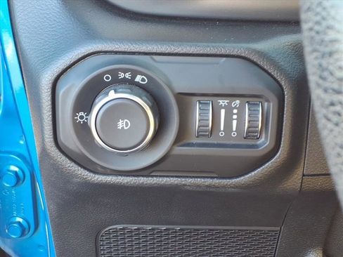 Used 2021 Jeep Wrangler Sport image 21