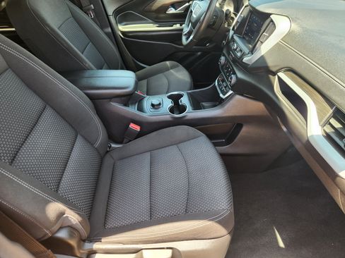 Used 2024 GMC Terrain SLE FWD image 13