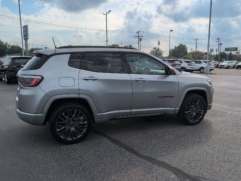 Used 2023 Jeep Compass Limited AWD/4WD image 9
