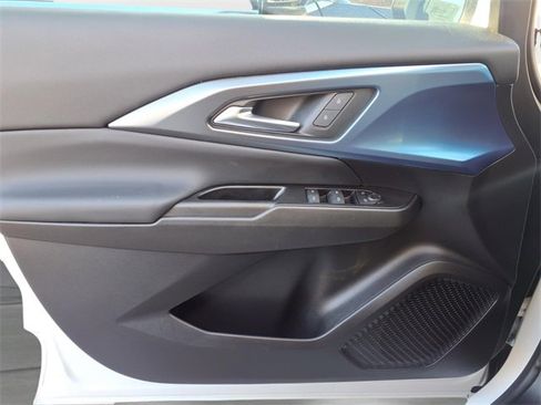 Used 2024 Chevrolet Equinox EV LT image 16