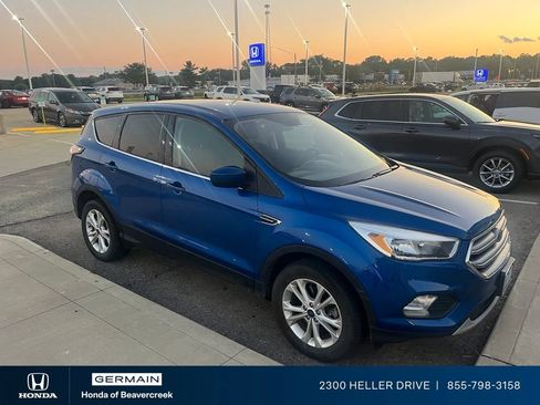 Used 2017 Ford Escape SE AWD/4WD image 1
