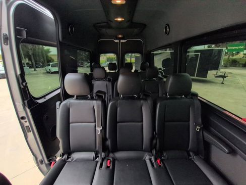 Used 2019 Mercedes-Benz Sprinter 2500 image 22