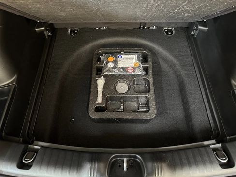 Certified 2023 Jeep Compass Latitude image 38