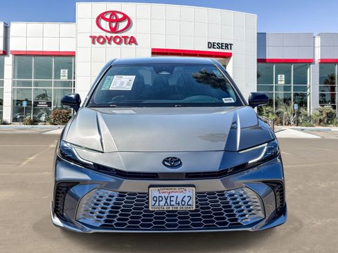 Used 2025 Toyota Camry XSE FWD image 2