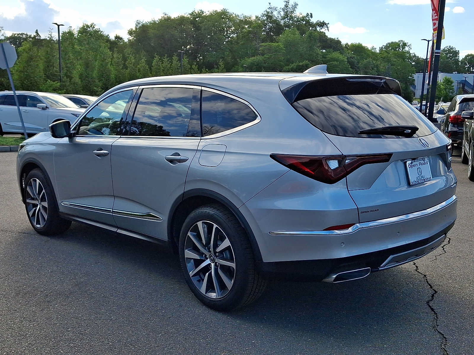 Certified 2026 Acura MDX w/ Technology Package AWD/4WD image 4