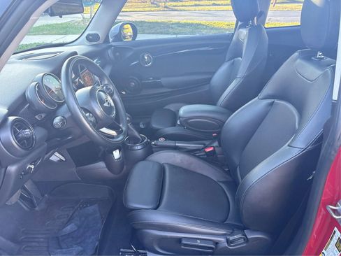 Used 2017 MINI Cooper S image 9