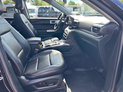 Certified 2024 Ford Explorer XLT w/ Equipment Group 202A AWD/4WD image 19