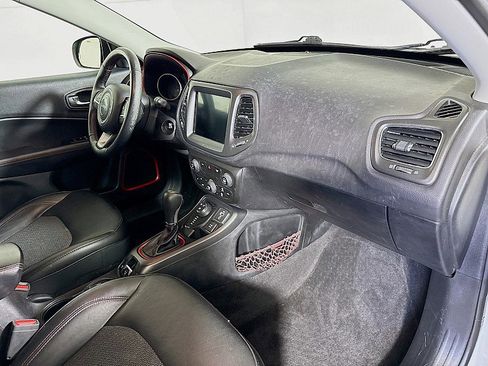 Used 2018 Jeep Compass Trailhawk w/ Cold Weather Group AWD/4WD image 26