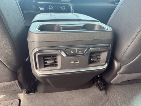 Used 2025 GMC Sierra 3500 Denali w/ Denali Reserve Package AWD/4WD image 9