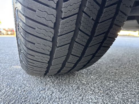 Used 2023 GMC Yukon SLT w/ SLT Premium Package RWD image 12