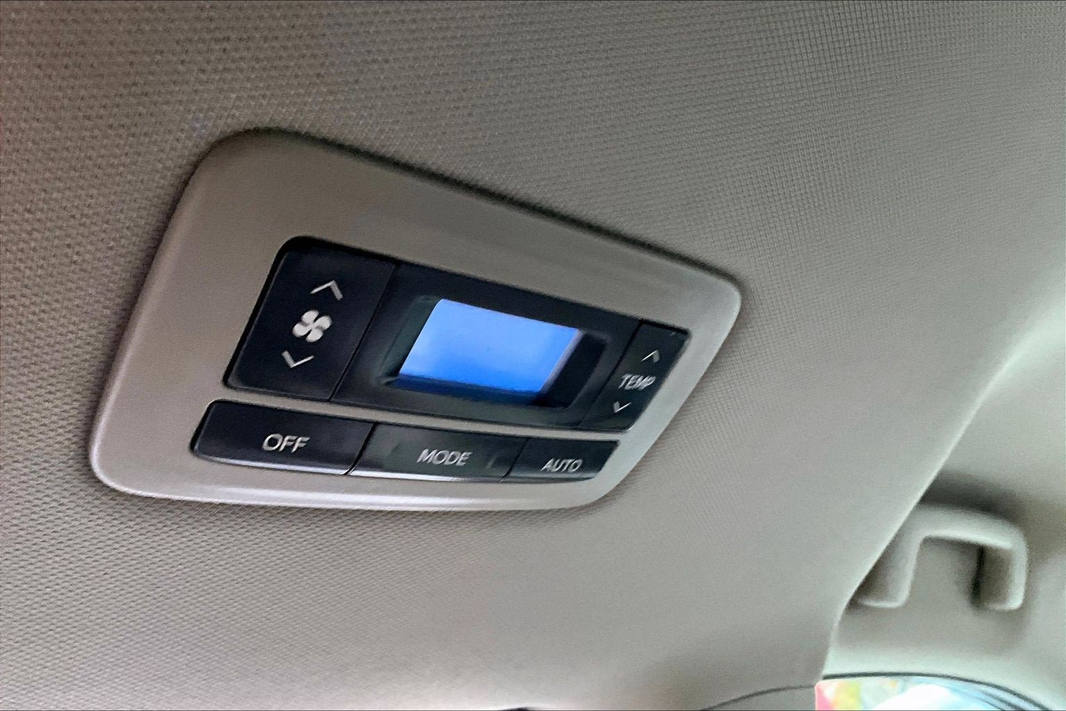 Used 2016 Toyota Sienna XLE Premium FWD image 34