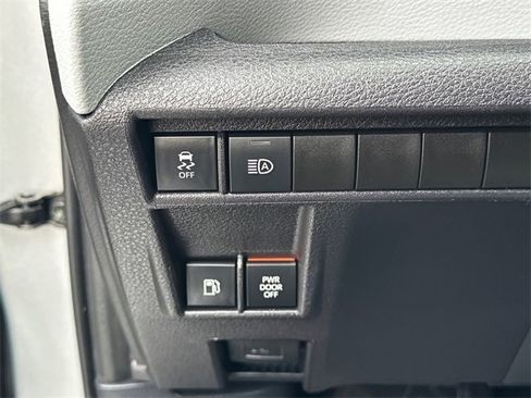 Certified 2025 Toyota Sienna XLE image 21