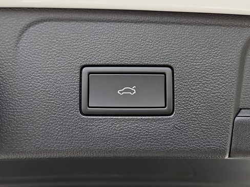 New 2026 Volkswagen Atlas SEL image 8