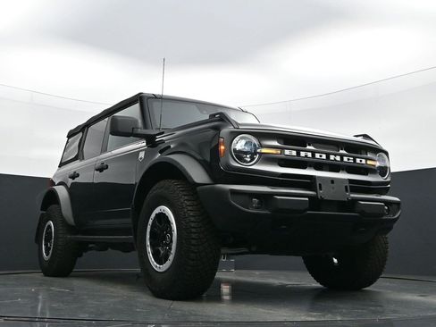 Used 2023 Ford Bronco Big Bend w/ Sasquatch Package AWD/4WD image 25