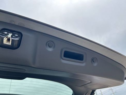 Used 2020 Nissan Pathfinder Platinum FWD image 14