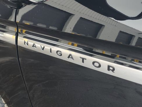 New 2025 Lincoln Navigator Reserve image 7