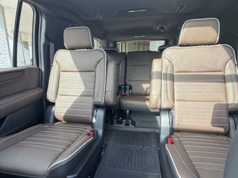 New 2026 GMC Yukon XL Denali Ultimate AWD/4WD image 18