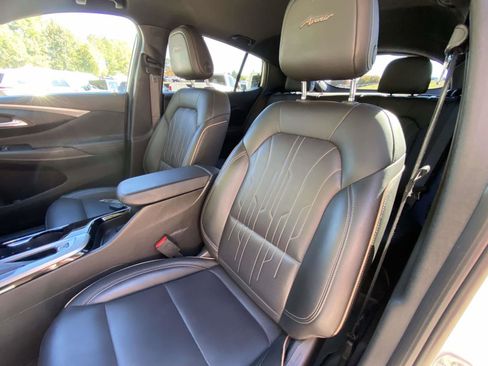 Used 2025 Buick Envista Avenir image 15