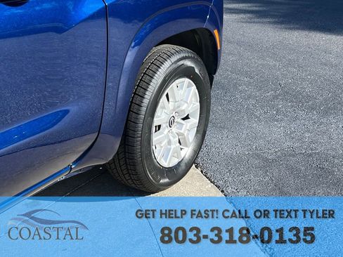Used 2023 Nissan Frontier SV image 29