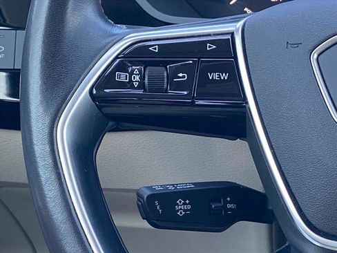 Used 2022 Audi e-tron Premium w/ Convenience Plus Package image 6