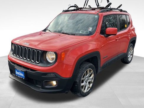 Used 2017 Jeep Renegade Latitude image 2
