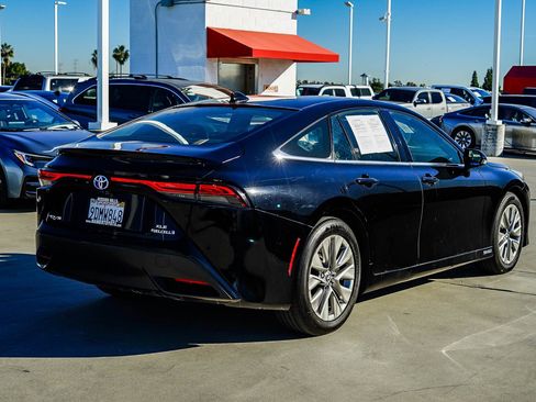 Used 2022 Toyota Mirai XLE image 7