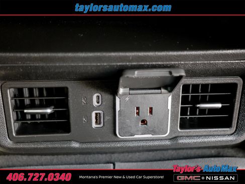 Used 2025 GMC Sierra 3500 SLE w/ SLE Value Package image 29