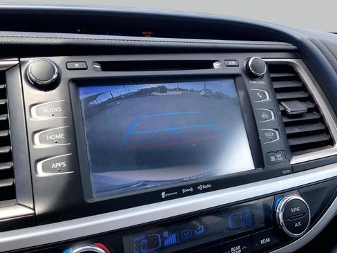 Used 2016 Toyota Highlander XLE FWD image 27