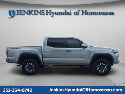 Used 2023 Toyota Tacoma TRD Off-Road w/ Technology Package image 2