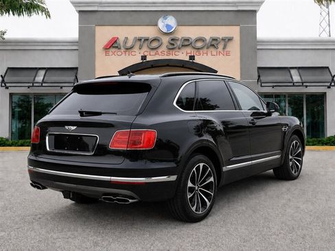 Used 2019 Bentley Bentayga AWD/4WD image 4