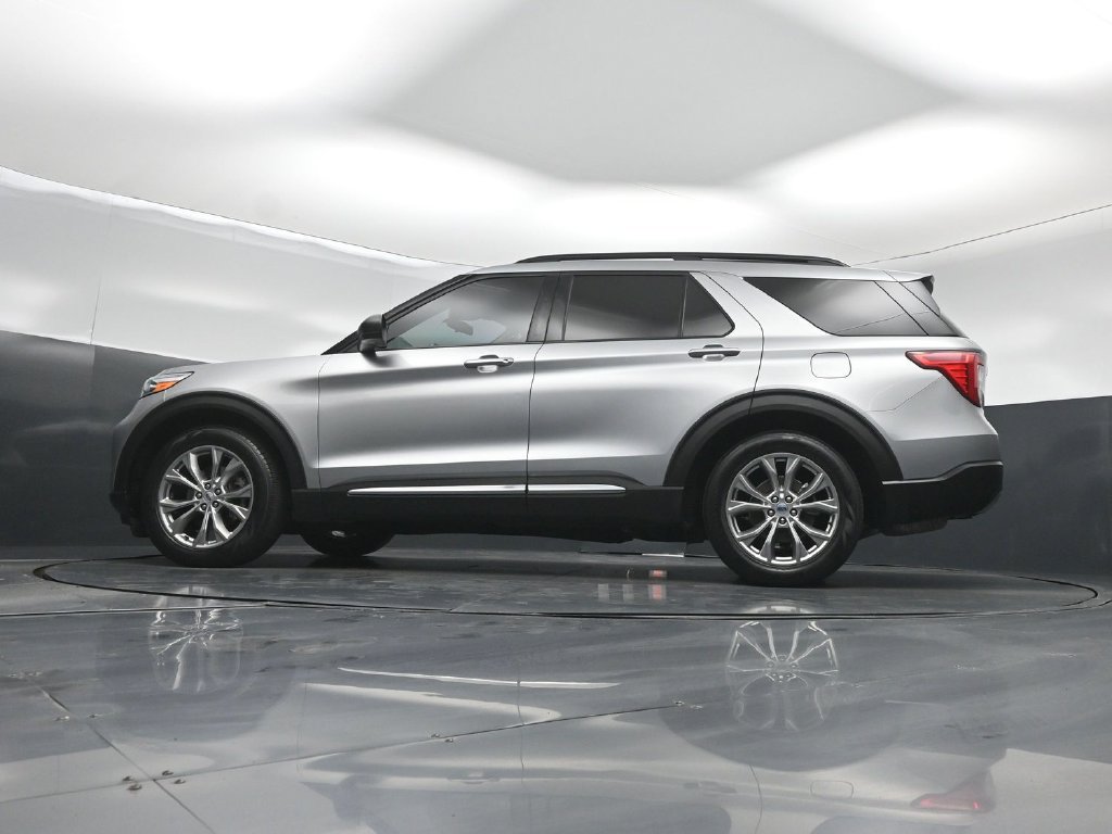 Used 2021 Ford Explorer XLT w/ Equipment Group 202A RWD image 7