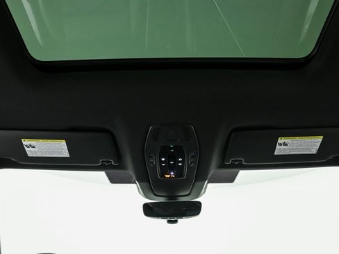 New 2025 Porsche Macan 4 Electric image 20