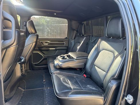 Used 2019 RAM 1500 Laramie AWD/4WD image 17