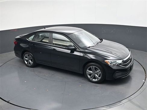 Used 2024 Volkswagen Jetta SE image 20