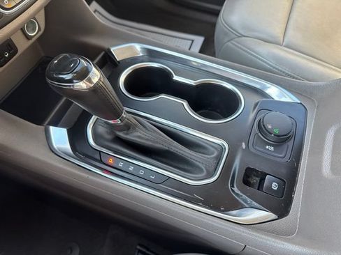 Used 2018 Chevrolet Traverse LT FWD image 23