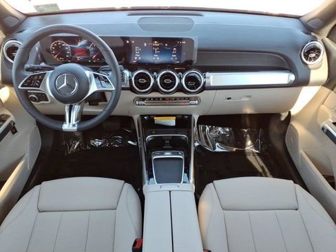New 2026 Mercedes-Benz GLB 250 image 4