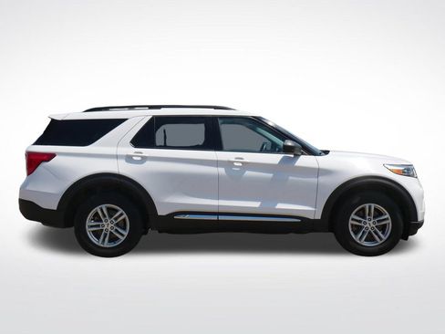 Certified 2024 Ford Explorer XLT AWD/4WD image 2
