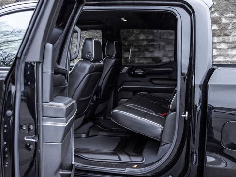 Used 2025 GMC Sierra 1500 AT4X image 21