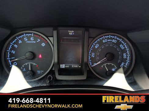 Used 2018 Toyota Tacoma TRD Sport image 29