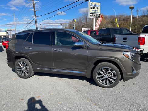 Used 2019 GMC Terrain Denali w/ Comfort Package image 9