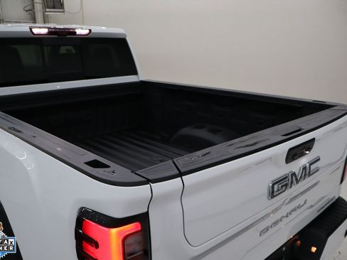 Used 2025 GMC Sierra 2500 Denali Ultimate AWD/4WD image 26